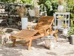 Beliani Akaasiapuinen Aurinkotuoli Raidallisella Pehmusteella JAVA -Ulkokalusteet myymälä undef src sa picid 763096 type whitesh image