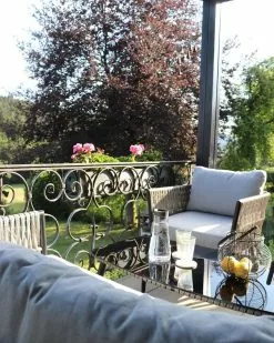 Beliani Puutarhapöytäryhmä Harmaa/musta PREVEZA -Ulkokalusteet myymälä undef src sa picid 775351 type whitesh image