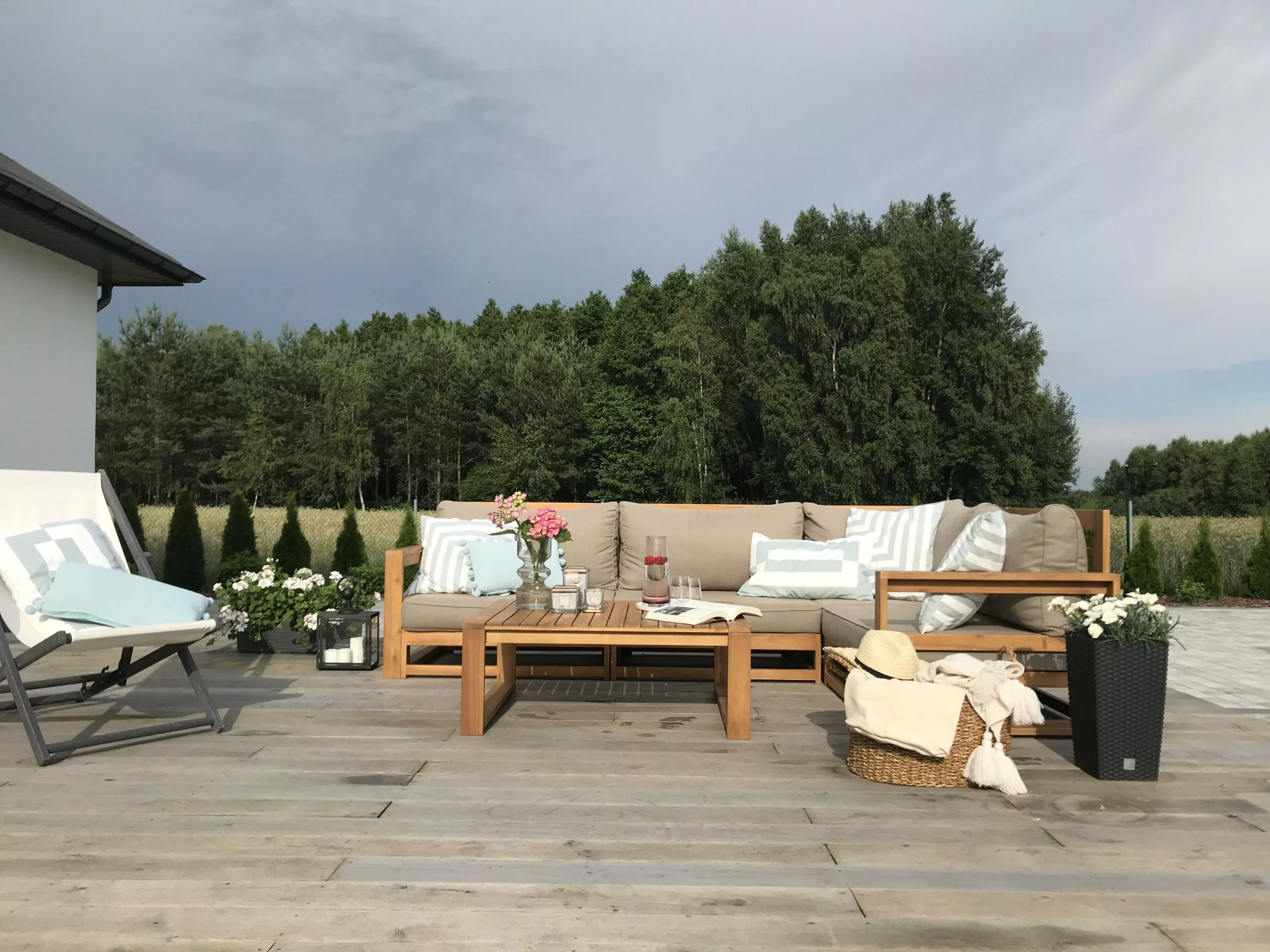 Beliani 4-istuttava Ulkosohvaryhmä Akasiapuu Oikeak. Ruskeanharmaa TIMOR - Image 7