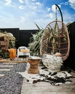 Beliani Rottinkinen Korituoli Jalustalla Beige CASOLI -Ulkokalusteet myymälä undef src sa picid 784140 type whitesh image