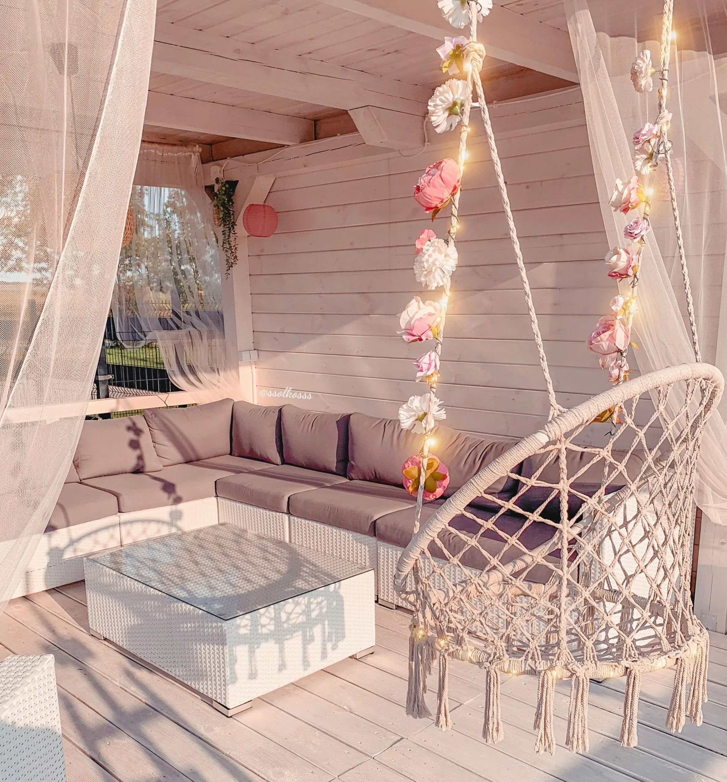 Beliani Valkoinen 8-istuttava Ulkosohvaryhmä PE-rottingista XXL - Image 3