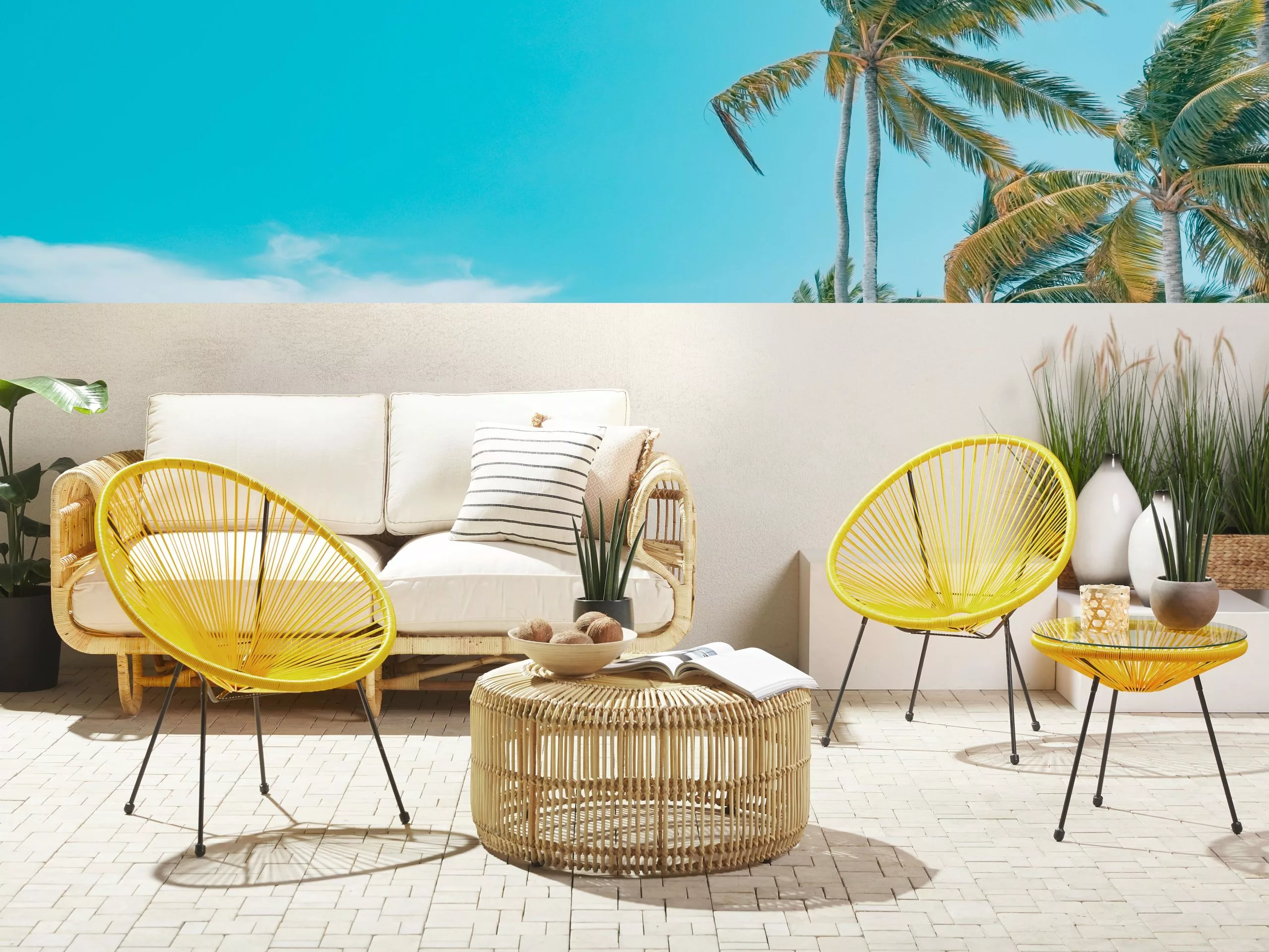 Beliani Kalustesetti Keltainen Pöytä Ja 2 Tuolia ACAPULCO II 4 Beliani Kalustesetti Keltainen Pöytä Ja 2 Tuolia ACAPULCO II - Image 2