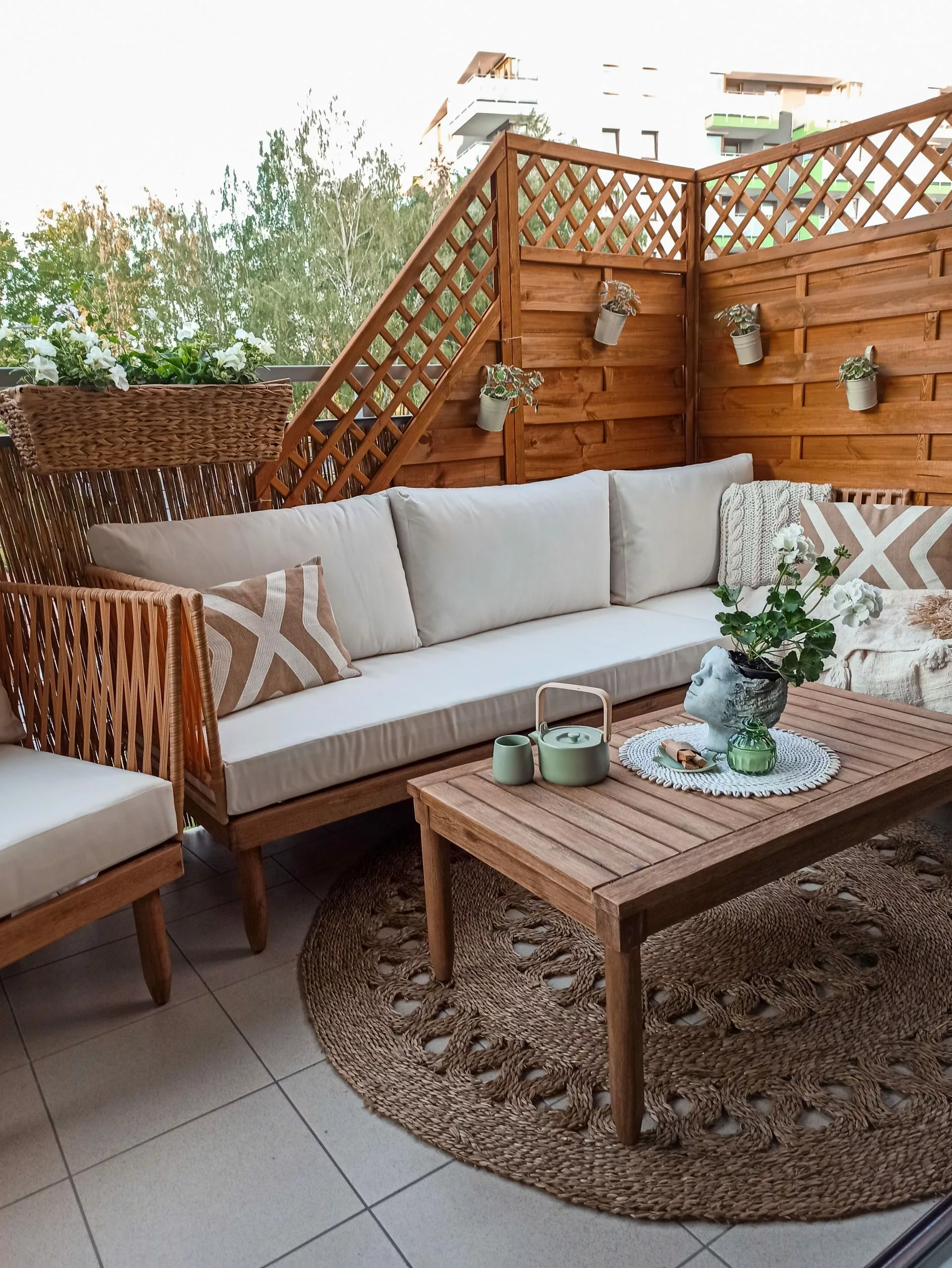 Beliani 4-istuttava Ulkosohvaryhmä Akasiapuu Vasenk. Valkoinen CREMONA - Image 4