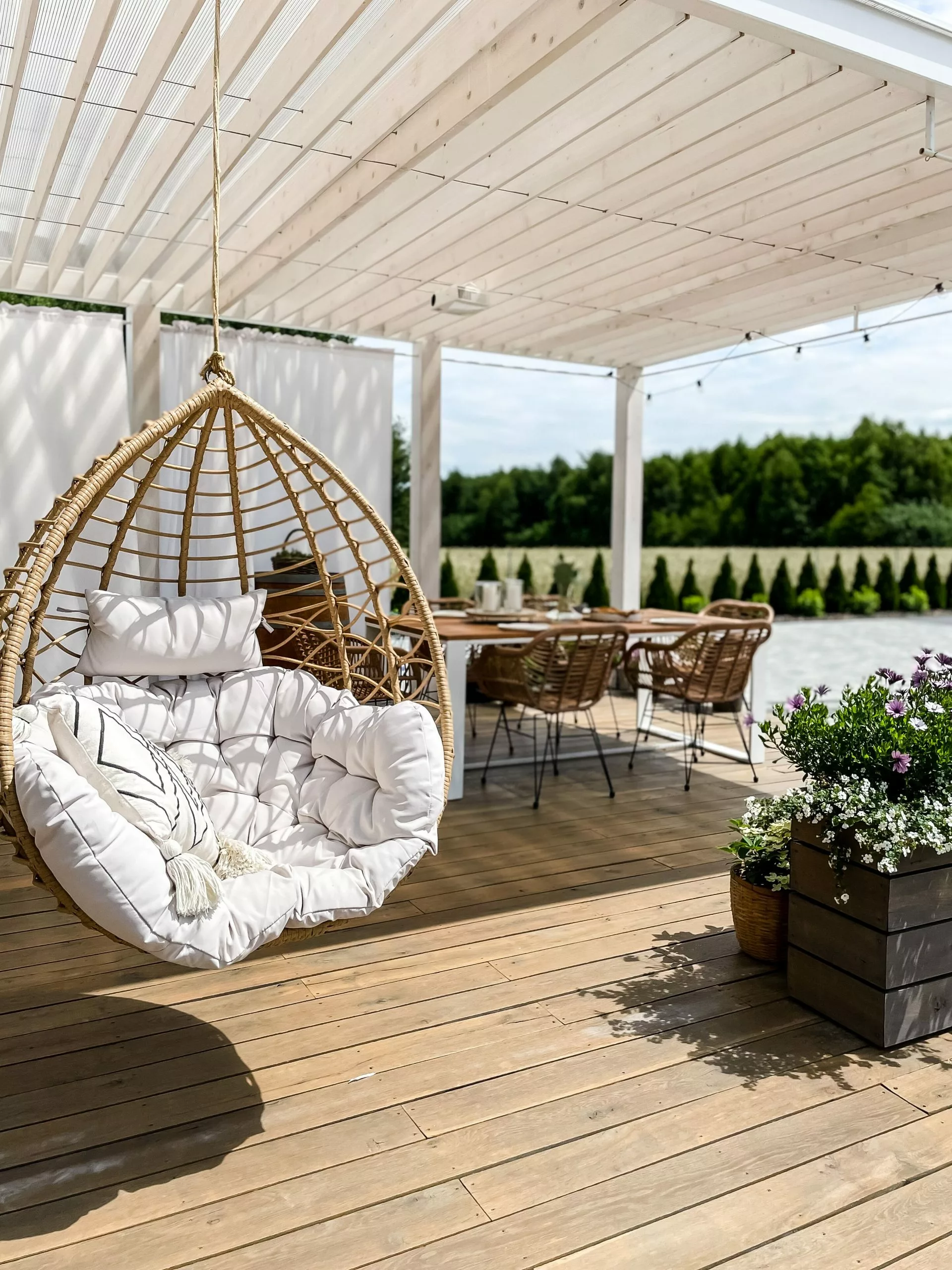 Beliani Riipputuoli Jalustalla Polyrottinki Luonnonväri ARSITA - Image 9