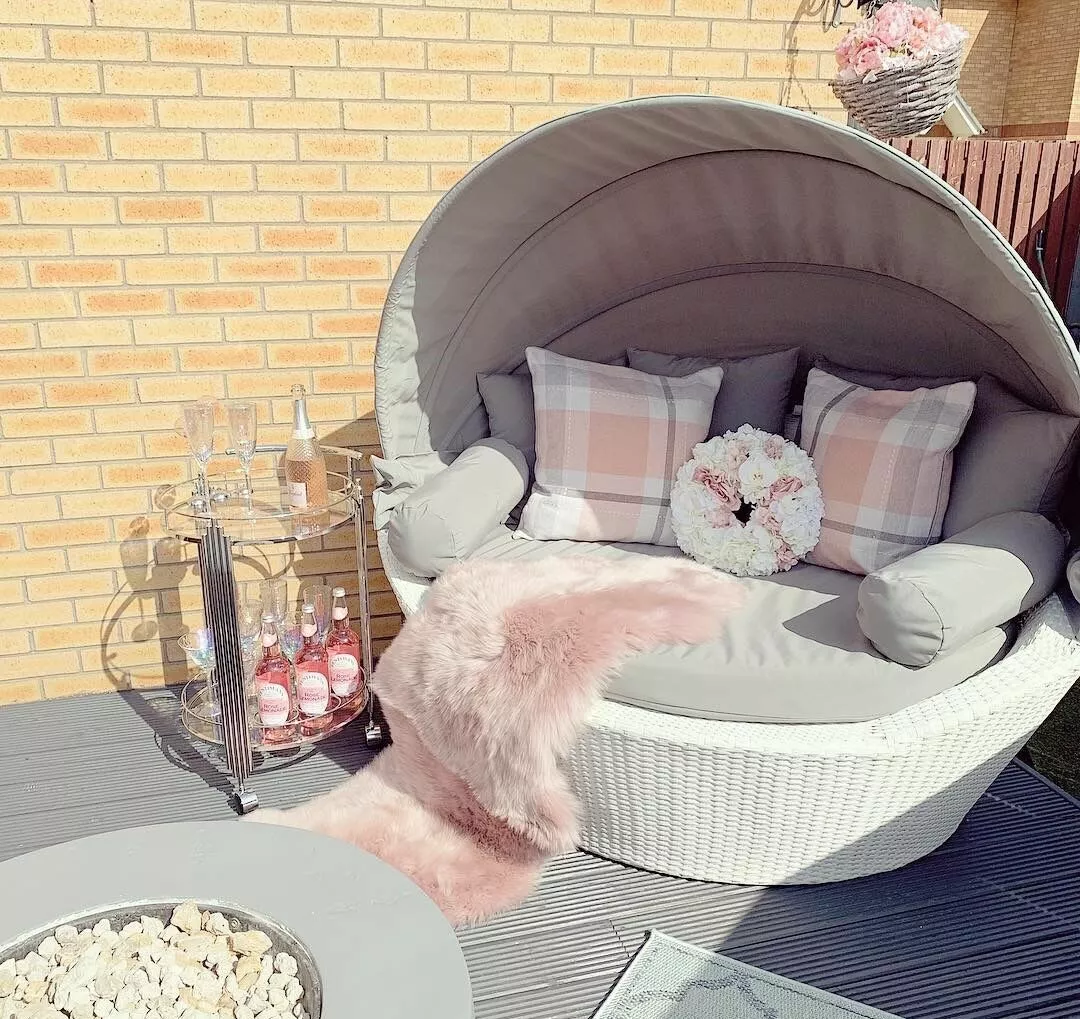 Beliani Valkoinen PE-rottinkinen Aurinkovuode SYLT 5 Beliani Valkoinen PE-rottinkinen Aurinkovuode SYLT - Image 3