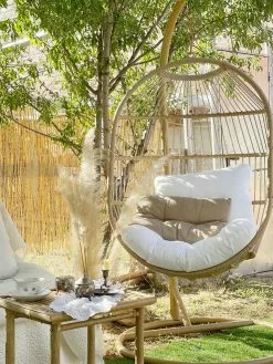 Beliani Riipputuoli Rottinkinen Jalustalla Puunvärinen ALBA 17 Beliani Riipputuoli Rottinkinen Jalustalla Puunvärinen ALBA -Ulkokalusteet myymälä undef src sa picid 809349 type whitesh image