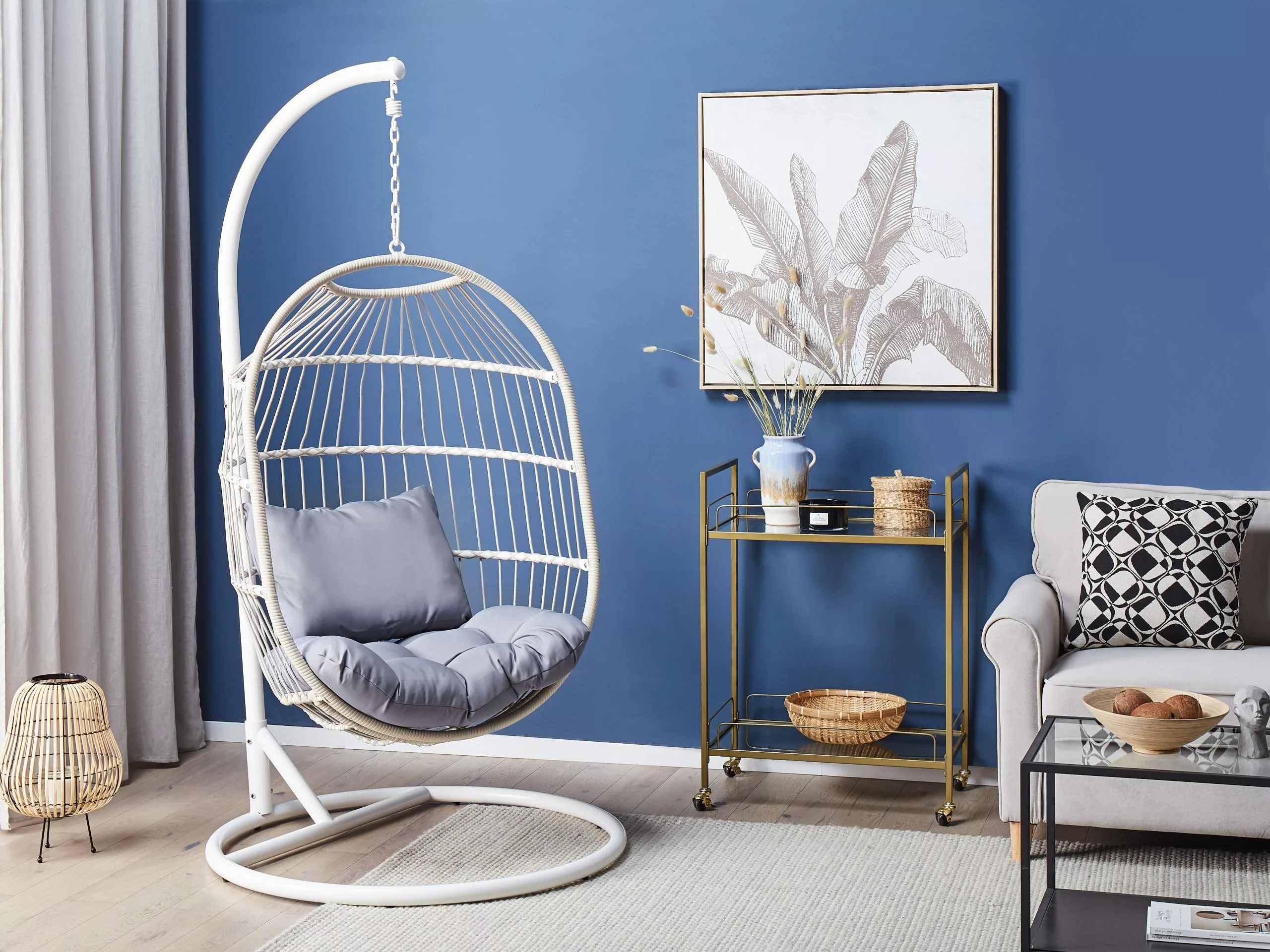 Beliani Riipputuoli Jalustalla Rottinkinen Valkoinen ALBA - Image 2