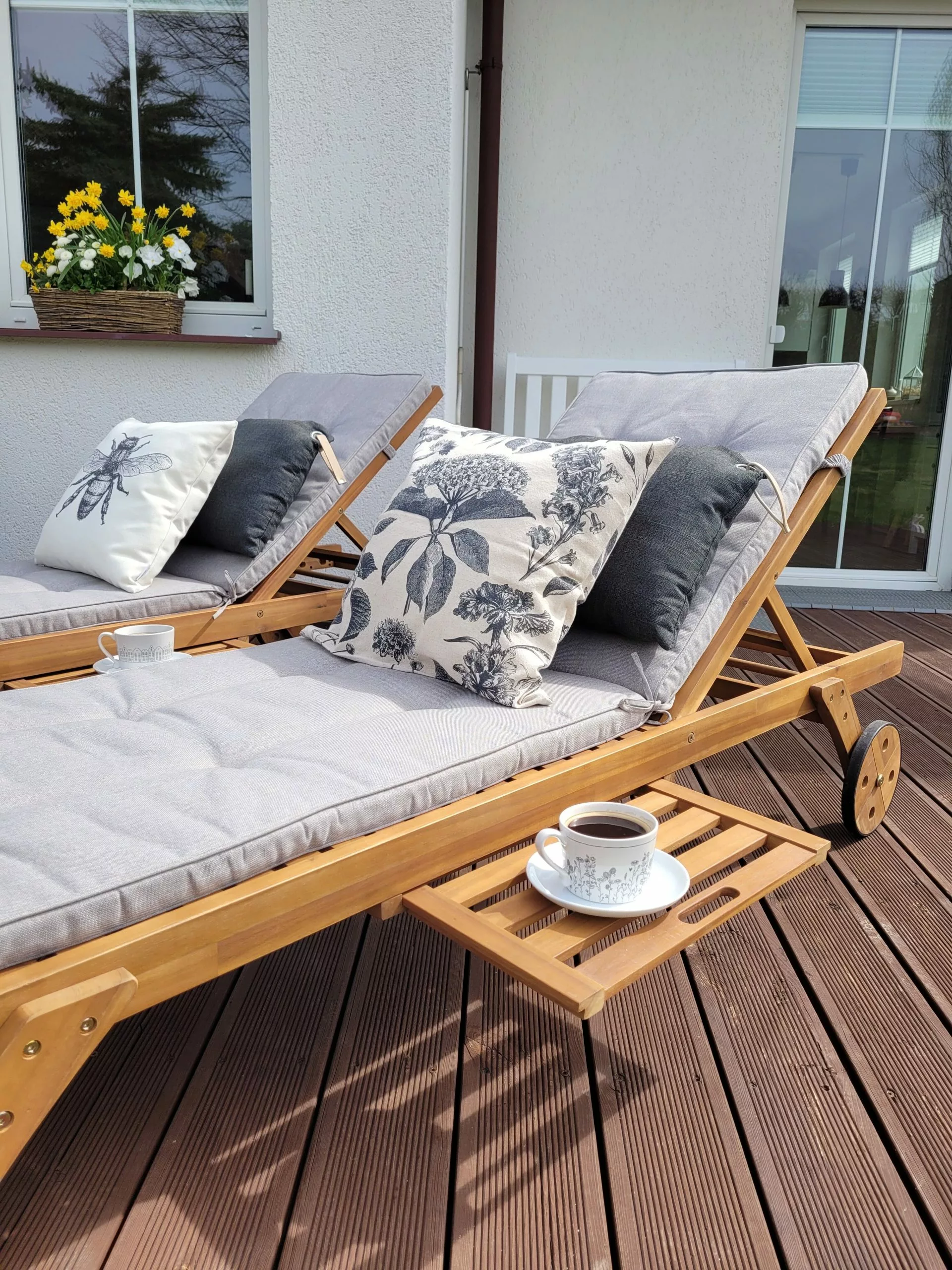 Beliani Aurinkotuoli Ruskeanharmaalla Pehmusteella CESANA - Image 4