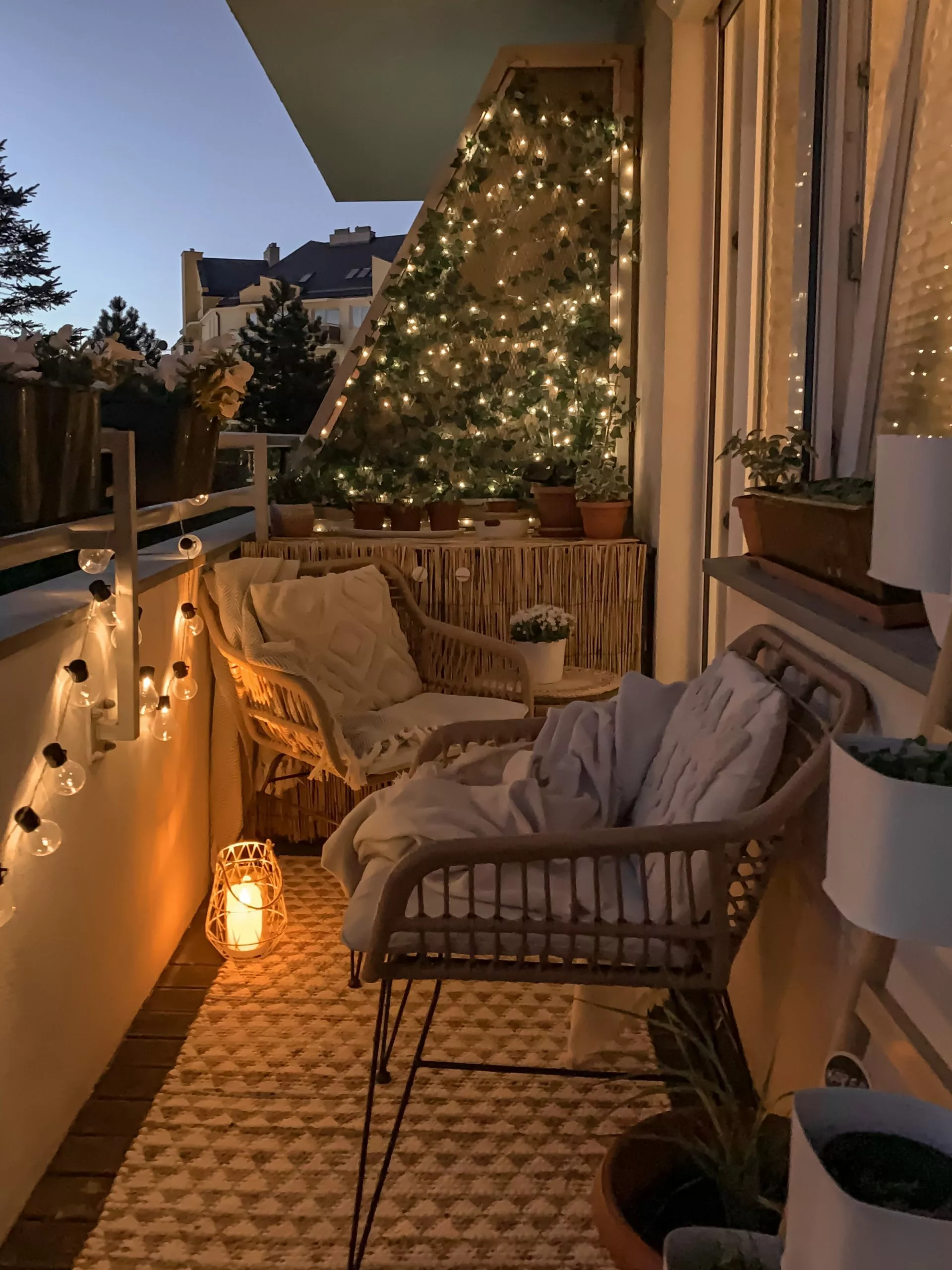 Beliani 2-istuttava Bistrosetti Polyrottinki Luonnonväri TRESTINA - Image 7