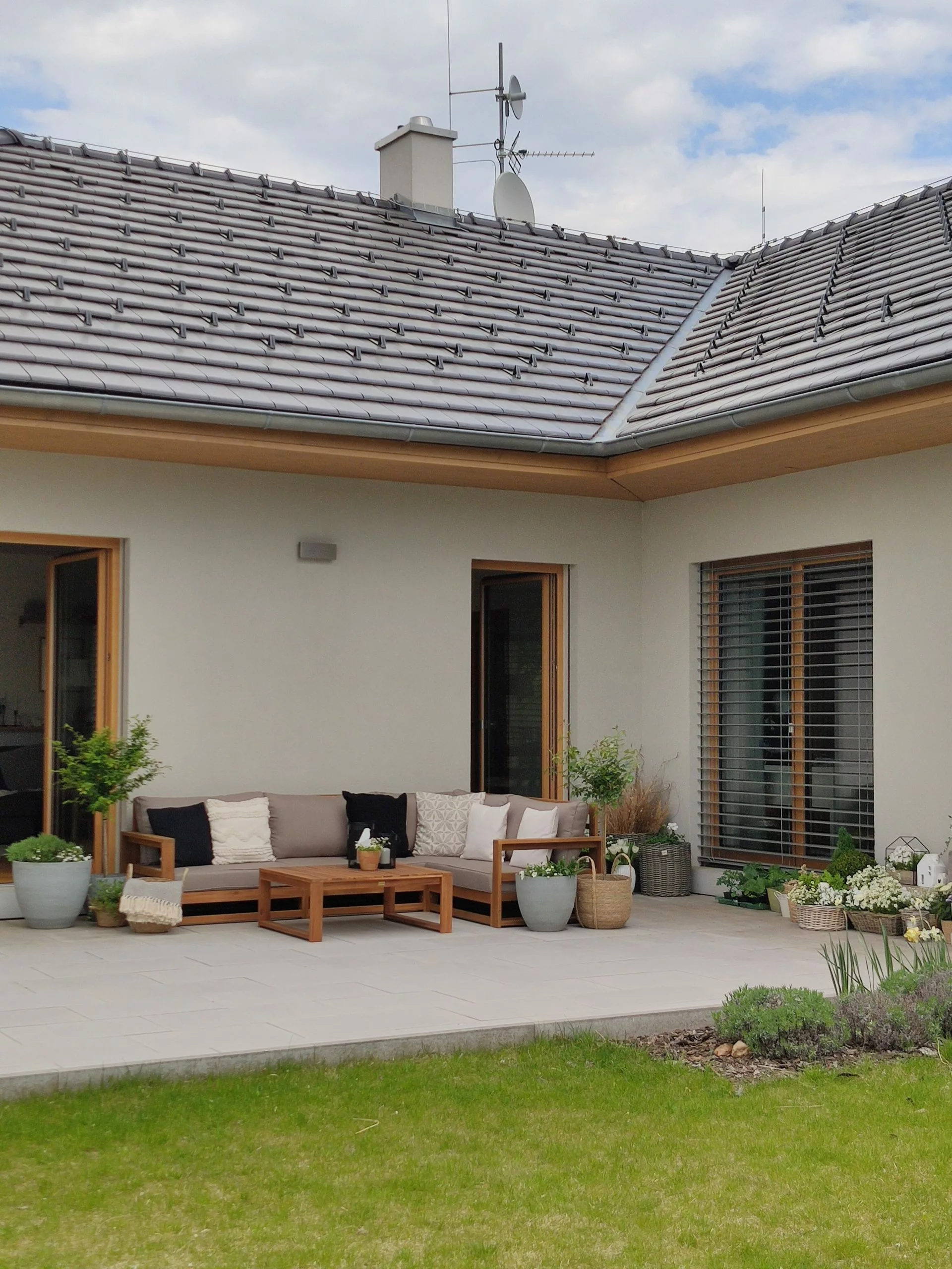 Beliani 4-istuttava Ulkosohvaryhmä Sertifioitu Akasiapuu Oikeak. Ruskeanharmaa TIMOR - Image 10