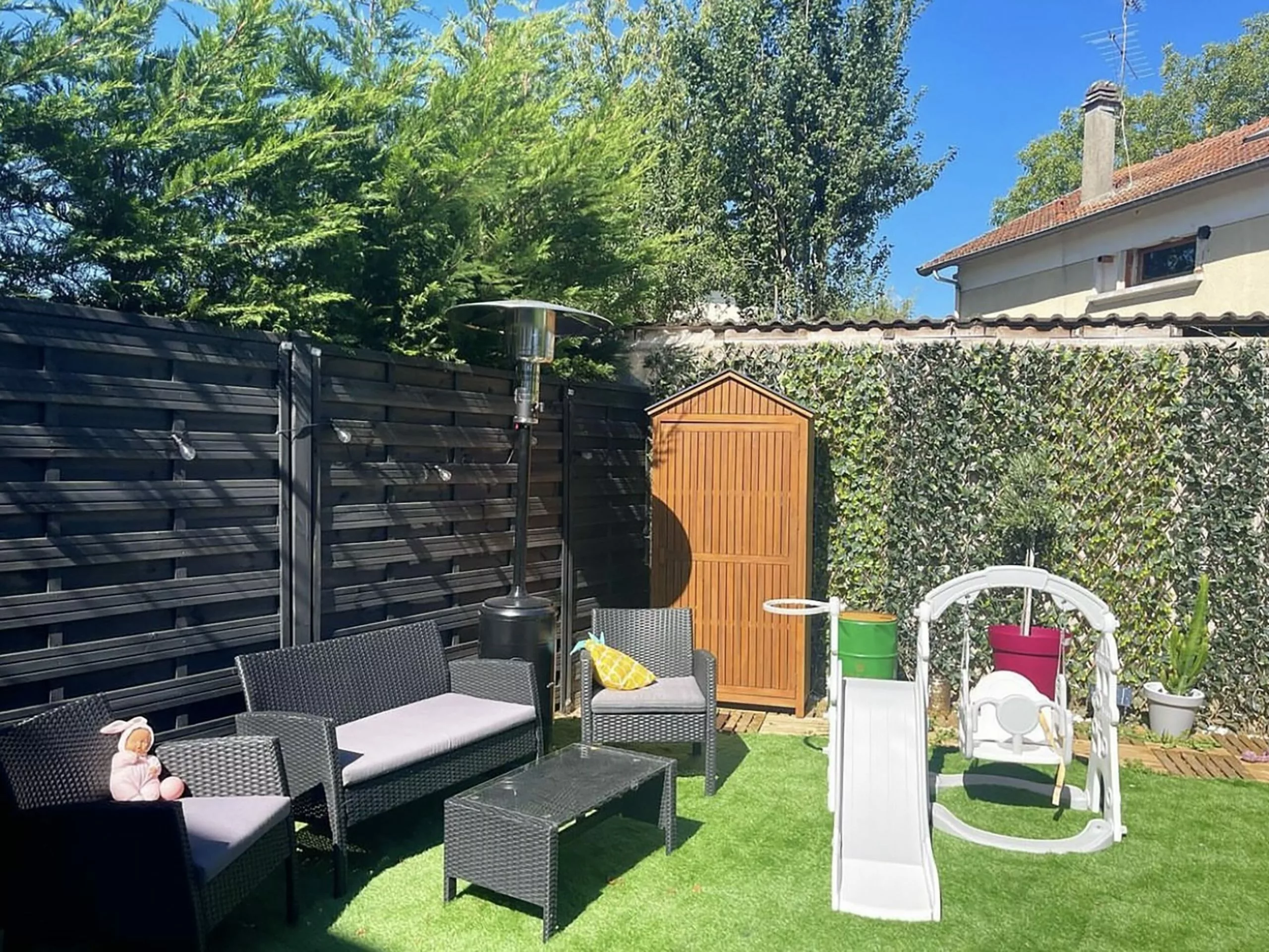 Beliani Puutarhakaappi Akasiapuu Ruskea 100 X 200 Cm SAVOCA - Image 6