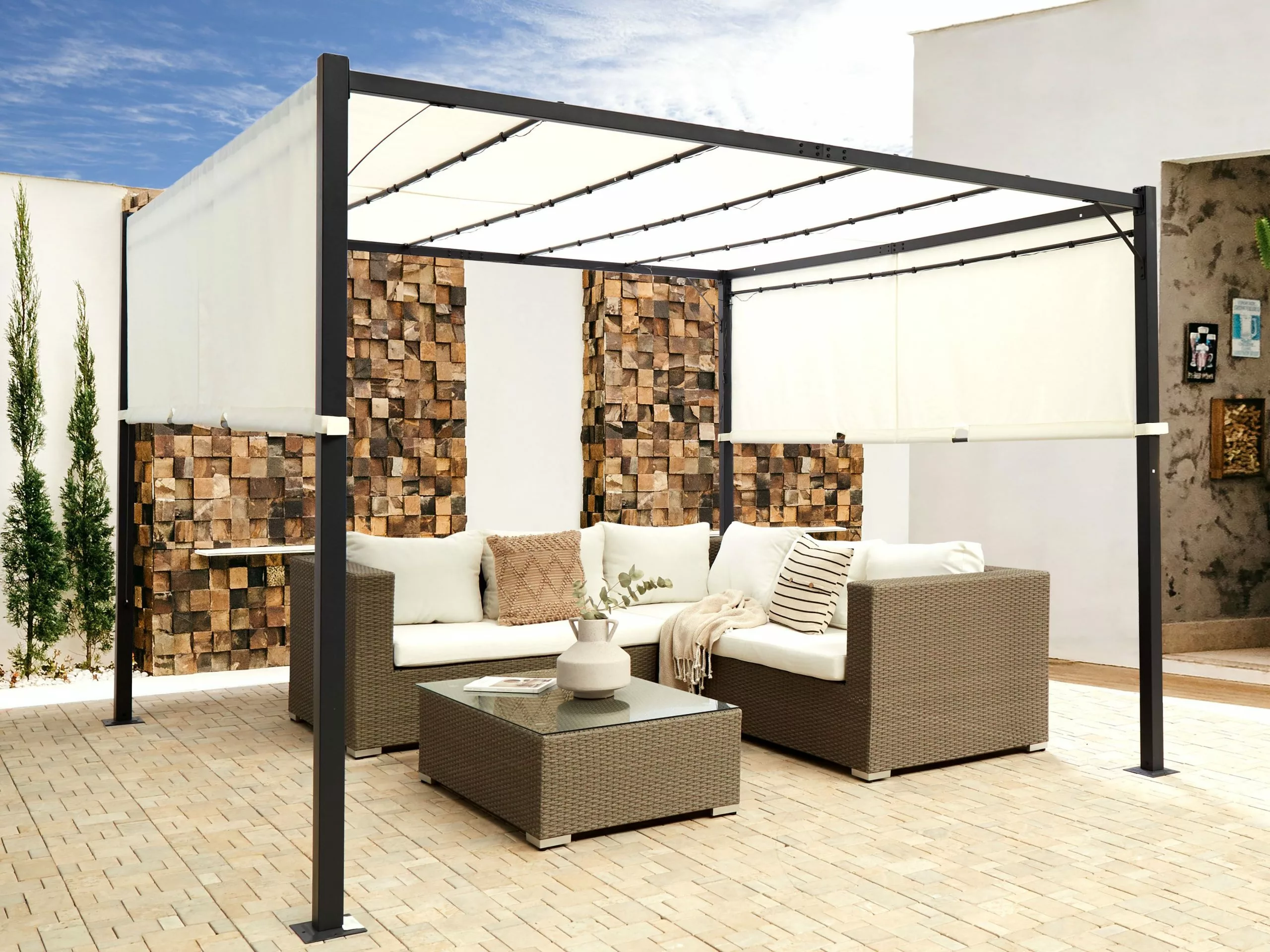 Beliani Beige Puutarhakatos LED-valoilla 310 X 215 Cm PARGA - Image 3