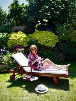 Beliani Puinen Aurinkotuoli Luonnonvalkoisella Pehmusteella TOSCANA 20 Beliani Puinen Aurinkotuoli Luonnonvalkoisella Pehmusteella TOSCANA -Ulkokalusteet myymälä undef src sa picid 828067 type whitesh image