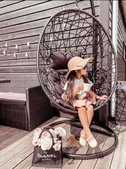 Beliani Riipputuoli Jalustalla Musta ALATRI 18 Beliani Riipputuoli Jalustalla Musta ALATRI -Ulkokalusteet myymälä undef src sa picid 828196 type whitesh image