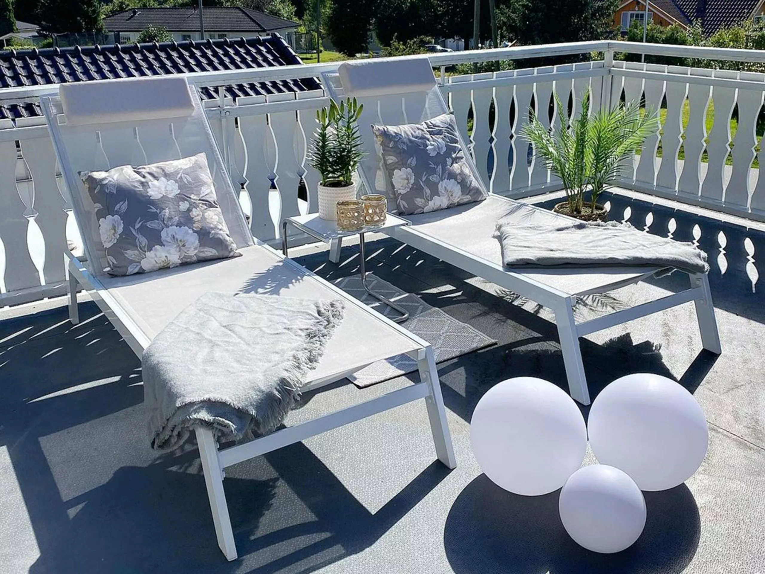 Beliani Aurinkotuoli Alumiini Valkoinen CATANIA II - Image 10