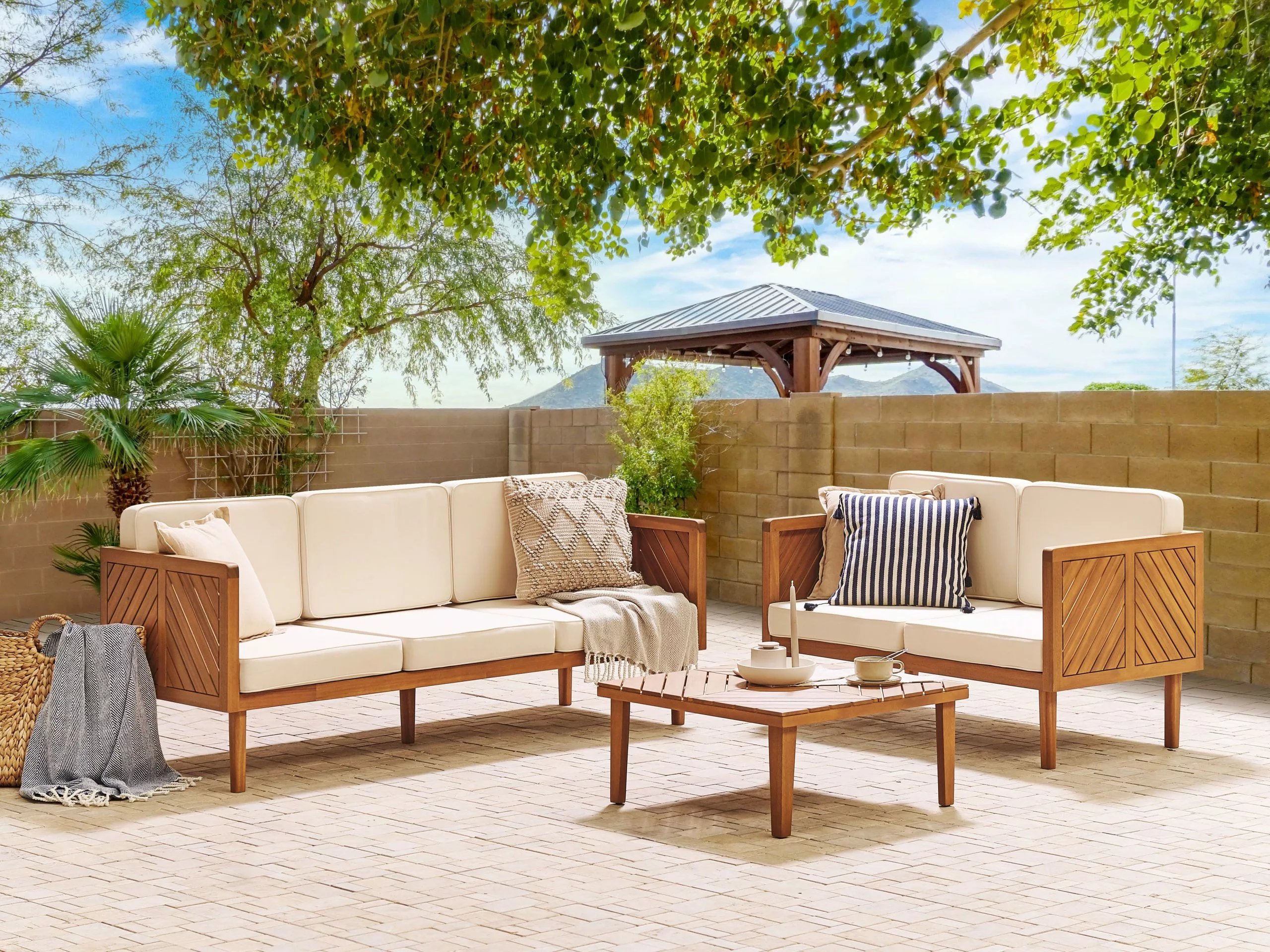 Beliani 5-istuttava Ulkosohvaryhmä Sohvapöytä Akasiapuu Valkoinen BARATTI - Image 2