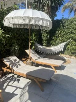 Beliani Akaasiapuinen Aurinkotuoli JAVA -Ulkokalusteet myymälä undef src sa picid 831739 type whitesh image