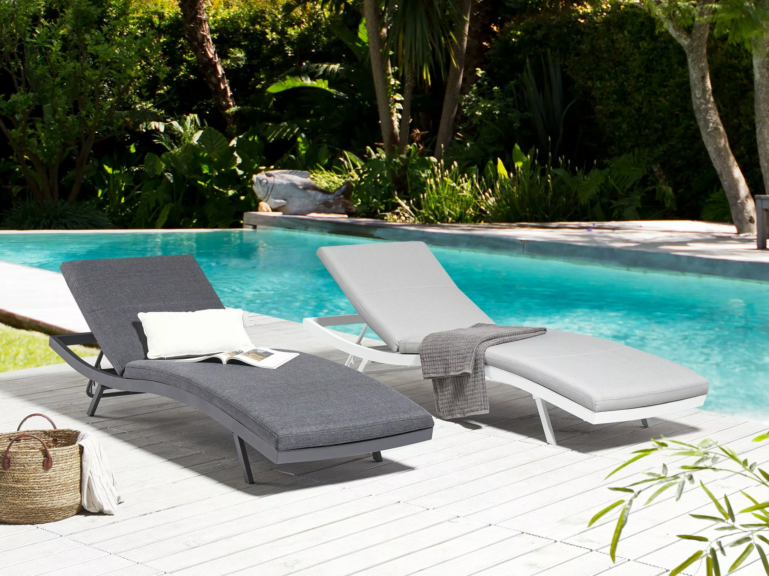 Beliani Aurinkotuoli Alumiini Tummanharmaa AMELIA - Image 2