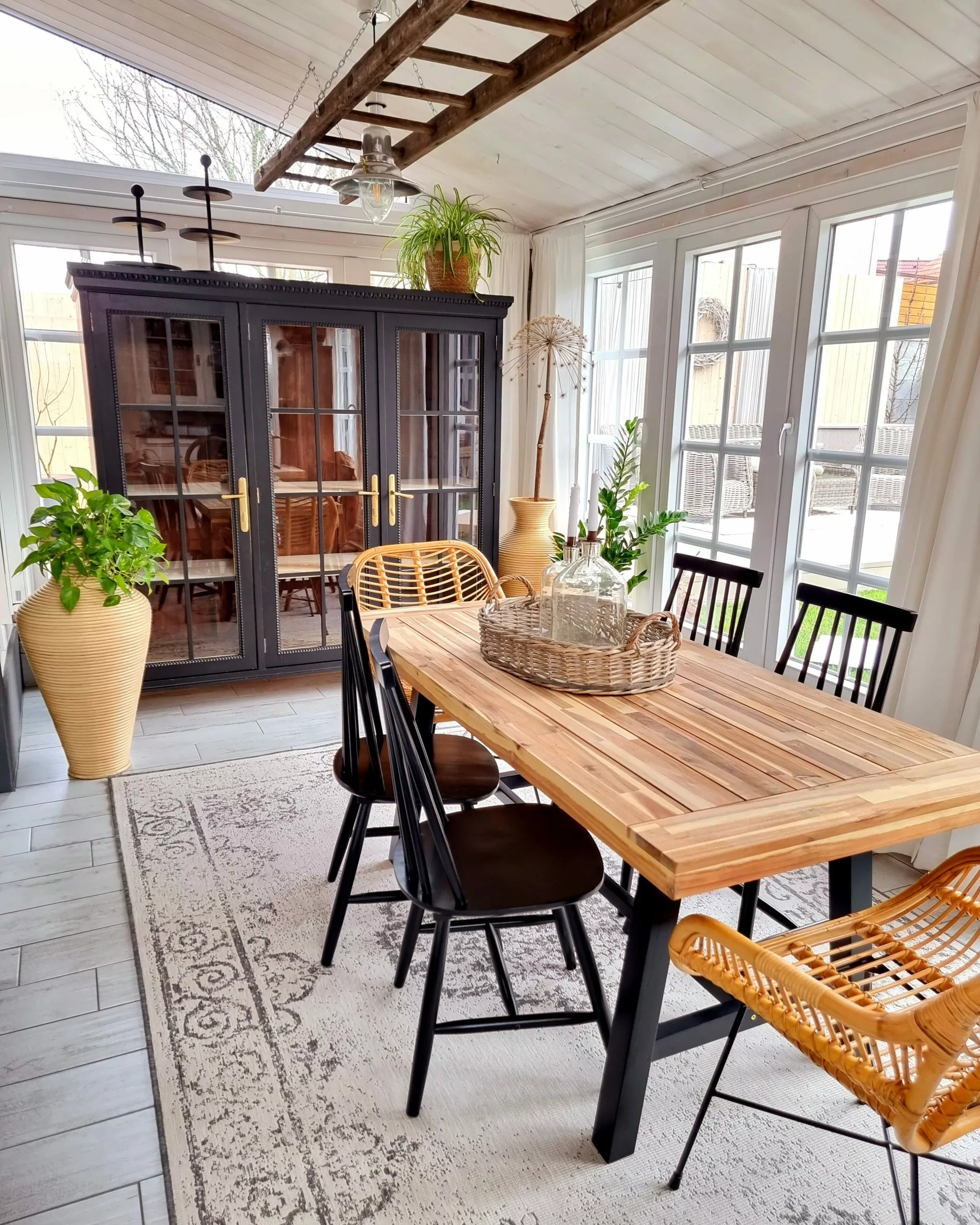 Beliani Puutarhapöytä Akasiapuu Vaalea Puu/musta 170 X 80 Cm SCANIA 9 Beliani Puutarhapöytä Akasiapuu Vaalea Puu/musta 170 X 80 Cm SCANIA - Image 7